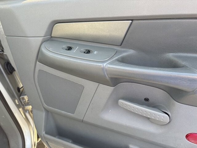 2006 Dodge Ram 1500 Truck in Marysville, OH 43040 - 18132518 34