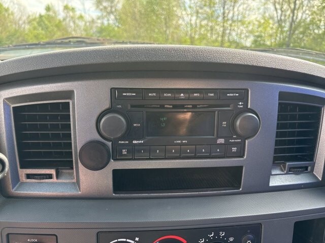 2006 Dodge Ram 1500 Truck in Marysville, OH 43040 - 18132518 21