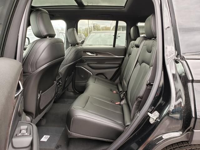 2026 Jeep Grand Cherokee in Bedford, OH 44146 - 18132522 8