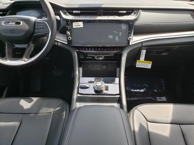 2026 Jeep Grand Cherokee in Bedford, OH 44146 - 18132525 9