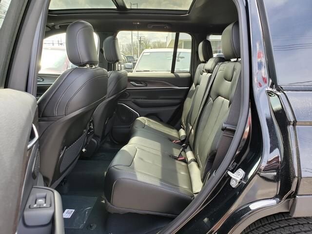 2026 Jeep Grand Cherokee in Bedford, OH 44146 - 18132525 8