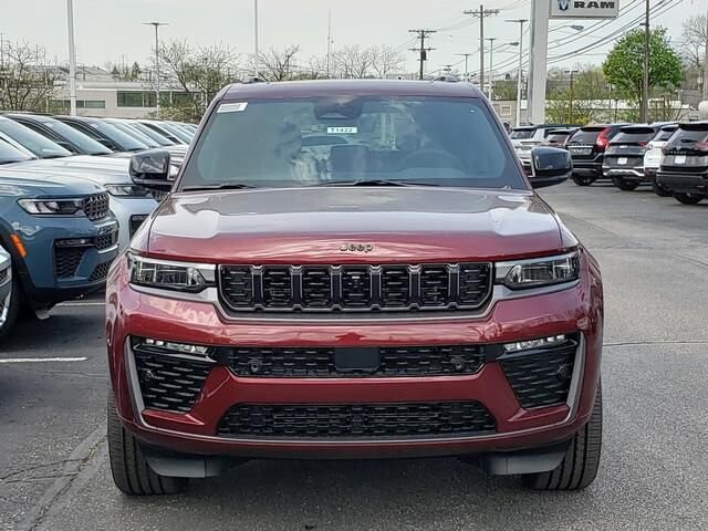 2026 Jeep Grand Cherokee in Bedford, OH 44146 - 18132526 5