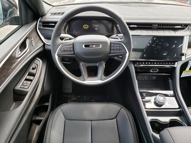 2026 Jeep Grand Cherokee in Bedford, OH 44146 - 18132526 10