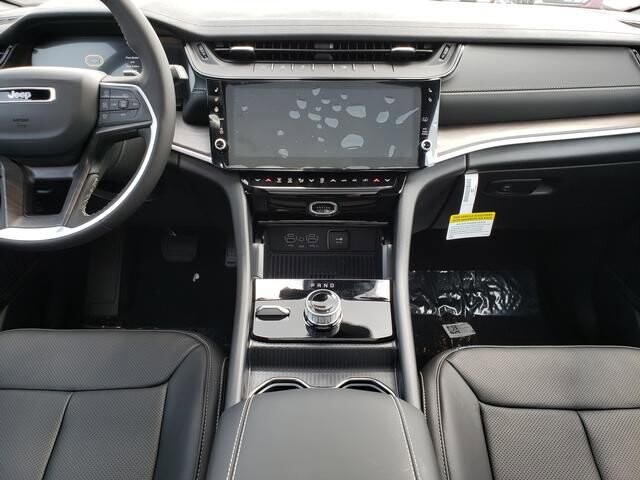 2026 Jeep Grand Cherokee in Bedford, OH 44146 - 18132526 9