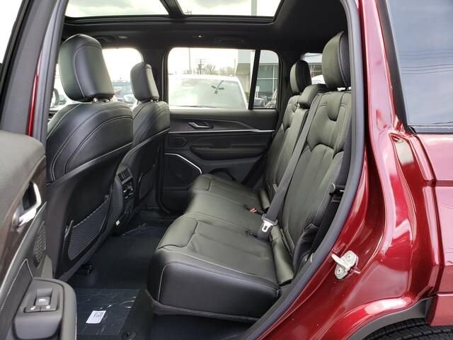 2026 Jeep Grand Cherokee in Bedford, OH 44146 - 18132526 8