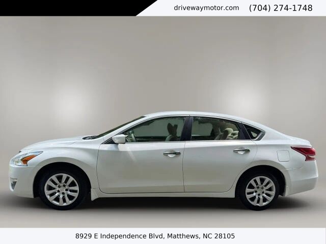 2015 Nissan Altima in Matthews, NC 28105 - 18132527 3