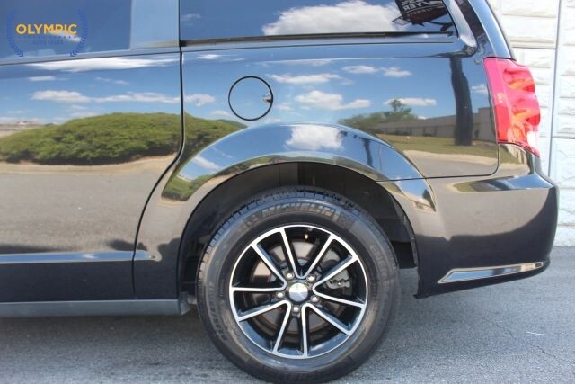 2018 Dodge Grand Caravan in Decatur, GA 30032 - 18132529 12