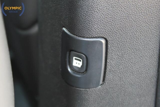 2018 Dodge Grand Caravan in Decatur, GA 30032 - 18132529 28