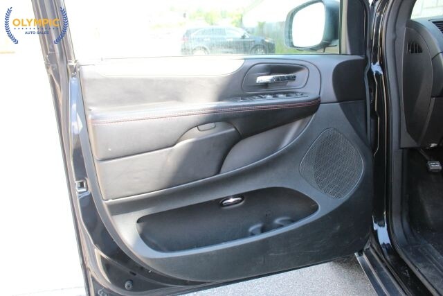 2018 Dodge Grand Caravan in Decatur, GA 30032 - 18132529 39