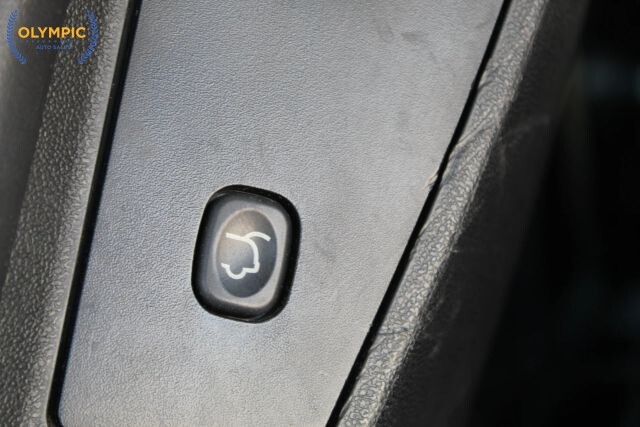 2018 Dodge Grand Caravan in Decatur, GA 30032 - 18132529 30