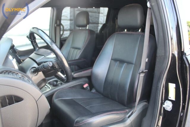 2018 Dodge Grand Caravan in Decatur, GA 30032 - 18132529 31