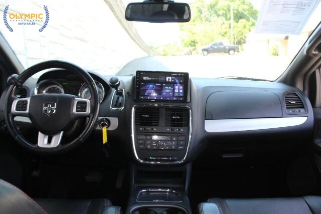 2018 Dodge Grand Caravan in Decatur, GA 30032 - 18132529 16