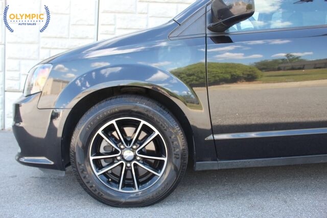 2018 Dodge Grand Caravan in Decatur, GA 30032 - 18132529 11
