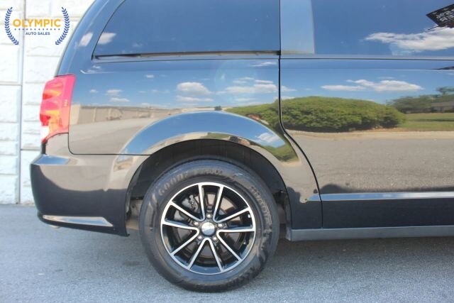 2018 Dodge Grand Caravan in Decatur, GA 30032 - 18132529 14