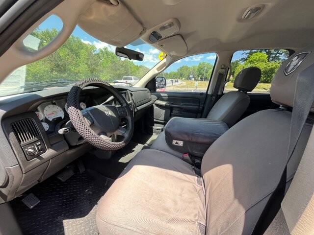 2005 Dodge Ram 1500 Truck in Flowery Branch, GA 30542 - 18132547 8