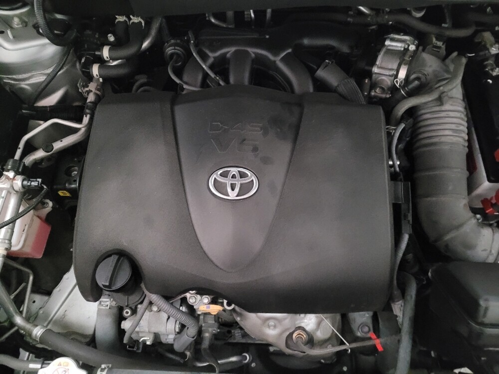 2022 Toyota Highlander in Torrance, CA 90504 - 18132553 30