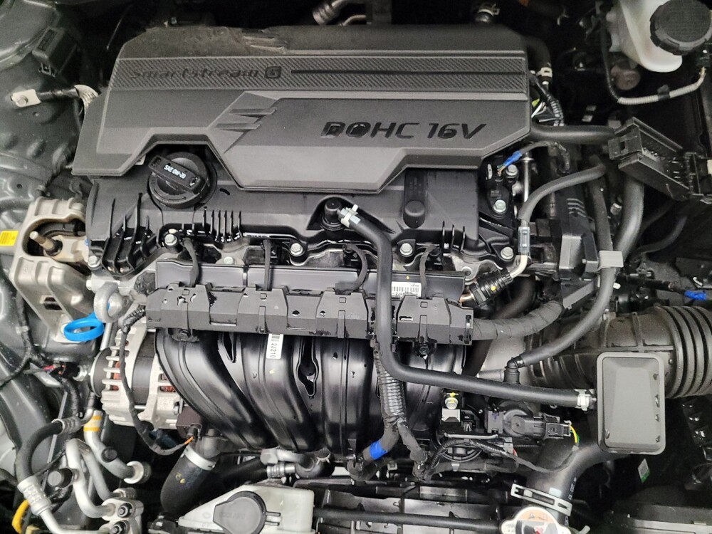 2025 Hyundai Elantra in Downey, CA 90241 - 18132556 30