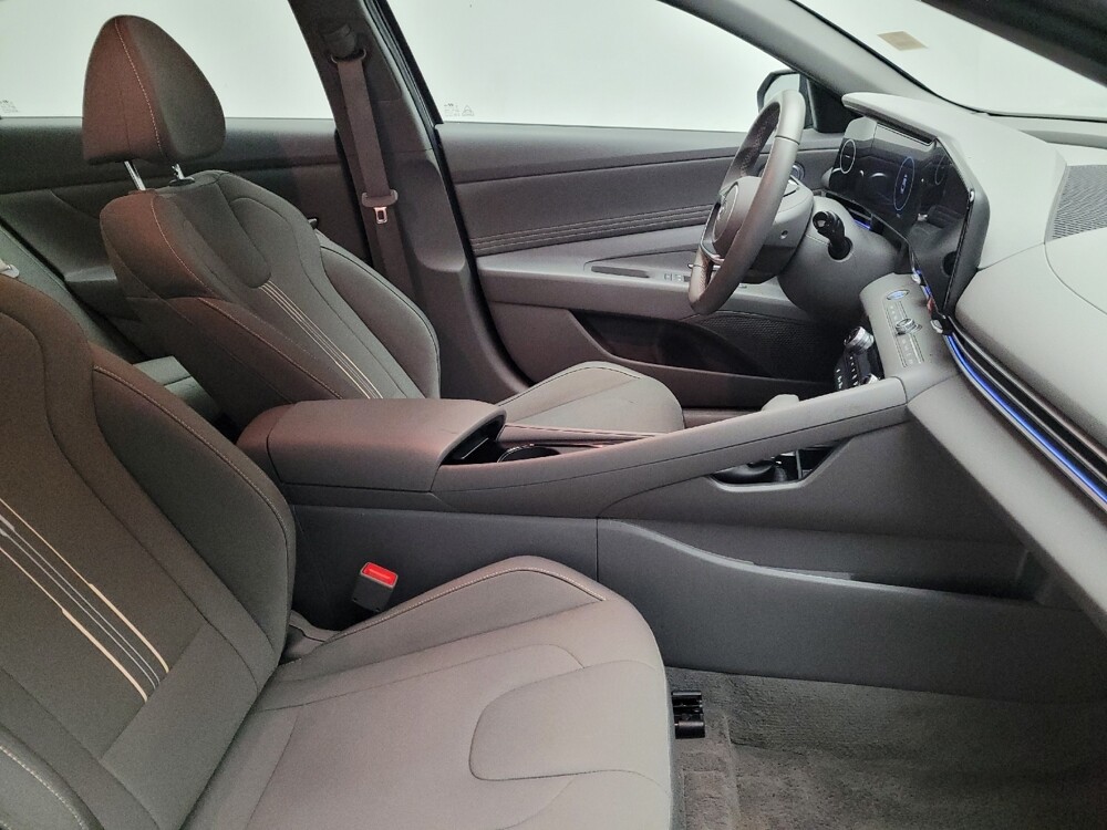 2025 Hyundai Elantra in Downey, CA 90241 - 18132556 21