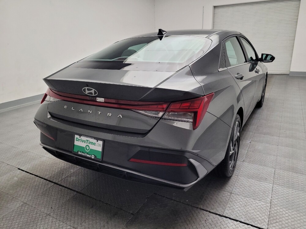 2025 Hyundai Elantra in Downey, CA 90241 - 18132556 7