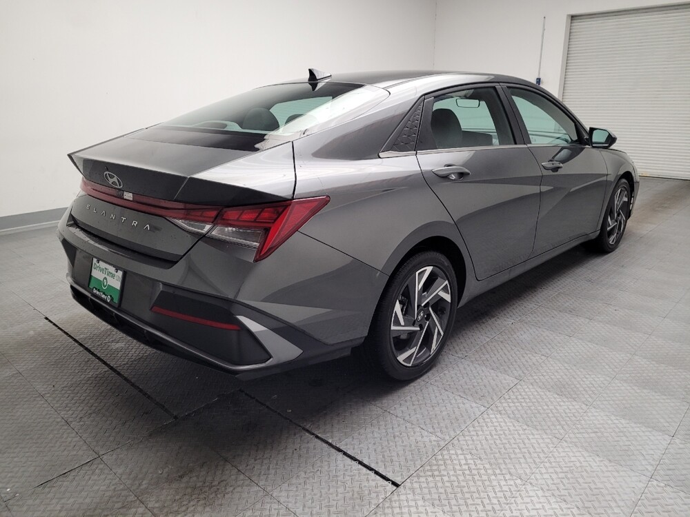 2025 Hyundai Elantra in Downey, CA 90241 - 18132556 9