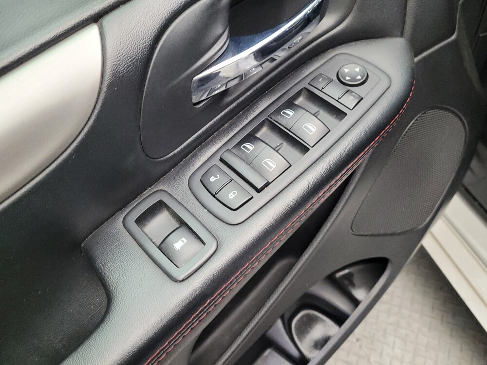 2019 Dodge Grand Caravan in Downey, CA 90241 - 18132560 27