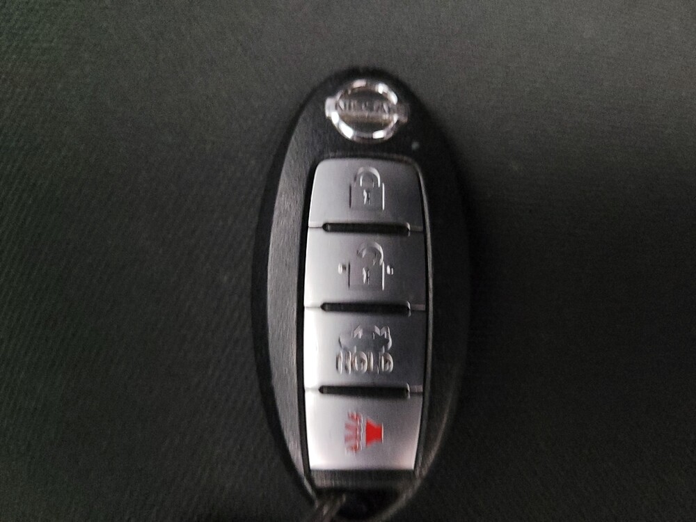 2021 Nissan Versa in Fresno, CA 93726 - 18132565 32