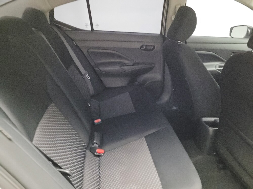 2021 Nissan Versa in Fresno, CA 93726 - 18132565 19