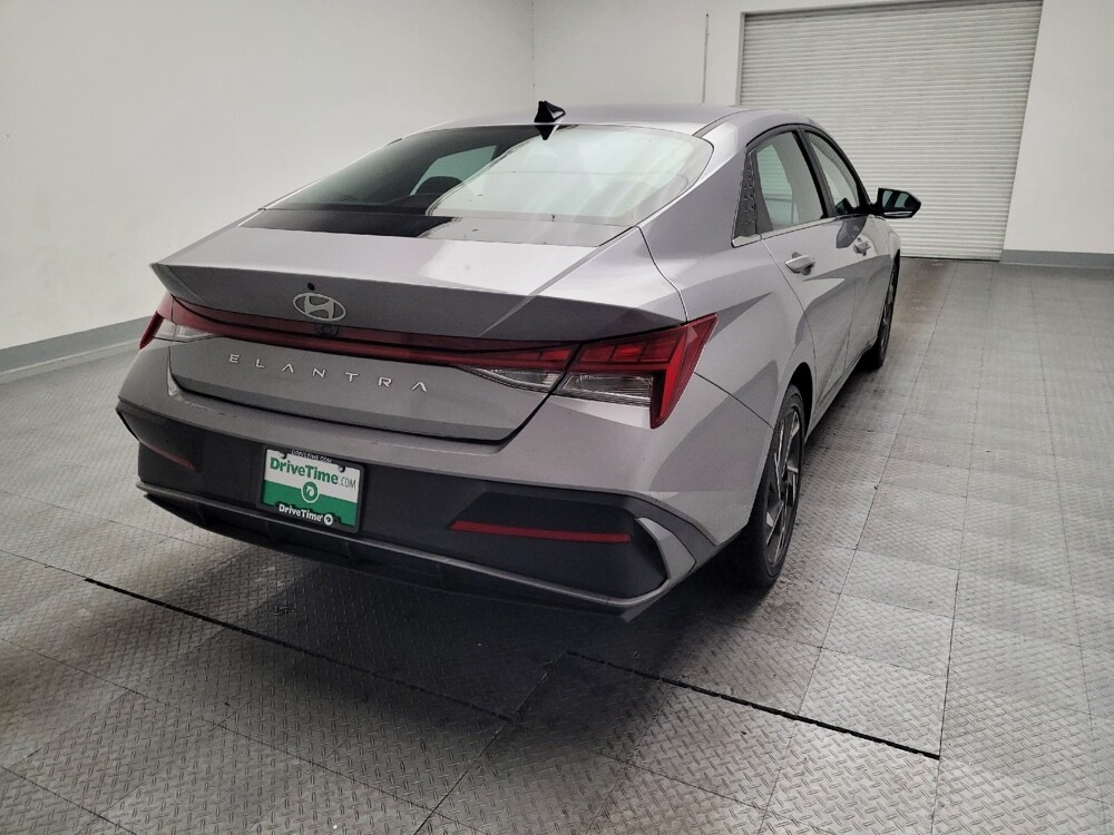 2025 Hyundai Elantra in Montclair, CA 91763 - 18132586 7