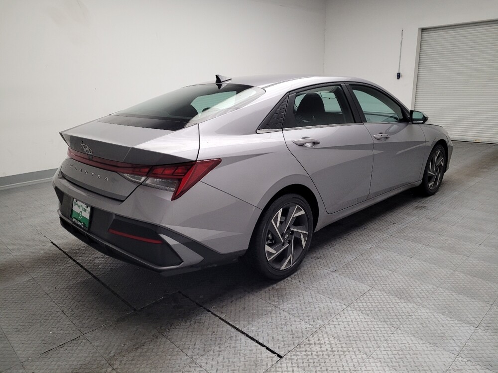 2025 Hyundai Elantra in Montclair, CA 91763 - 18132586 9