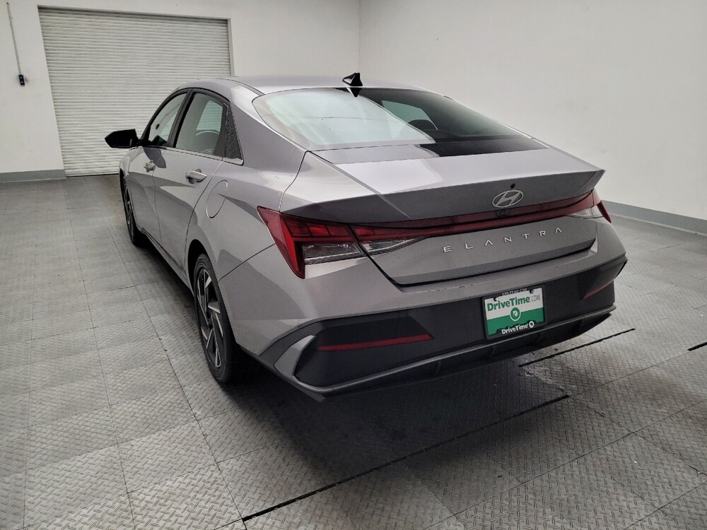 2025 Hyundai Elantra in Montclair, CA 91763 - 18132586 6