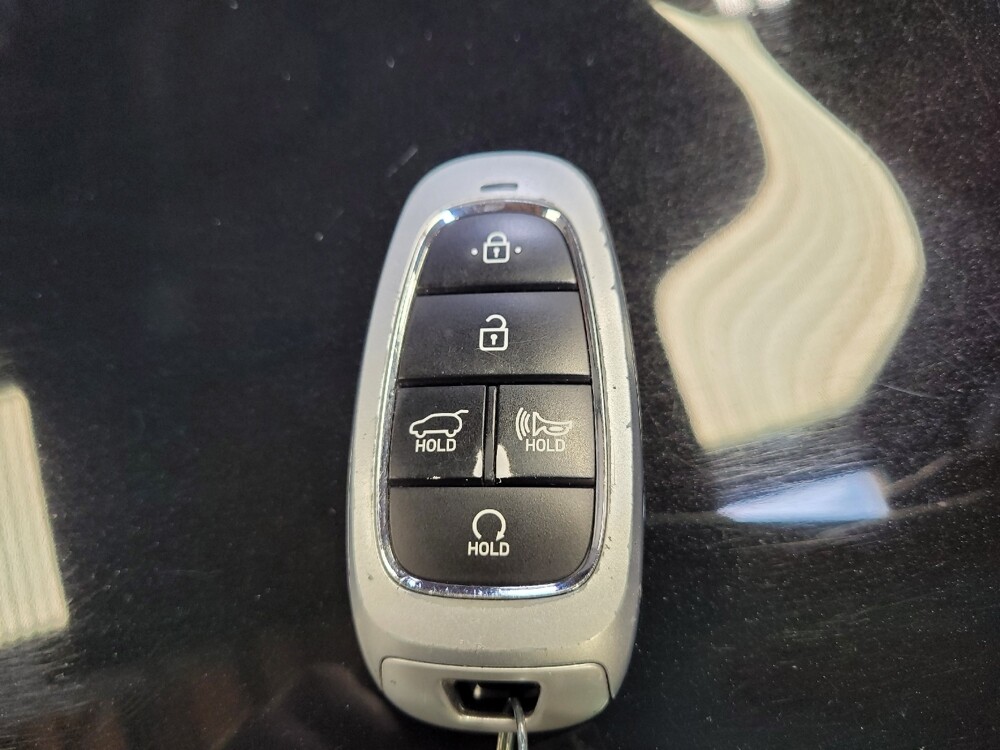 2023 Hyundai Santa Fe in Fresno, CA 93726 - 18132587 32