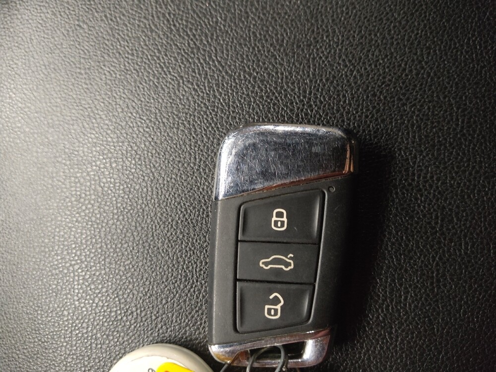 2021 Volkswagen Atlas in Oklahoma City, OK 73139 - 18132589 32