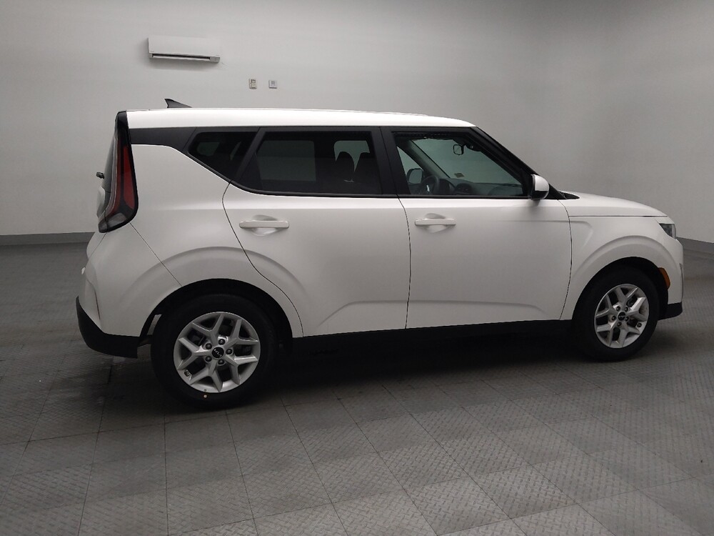 2025 Kia Soul in Fort Worth, TX 76116 - 18132607 10