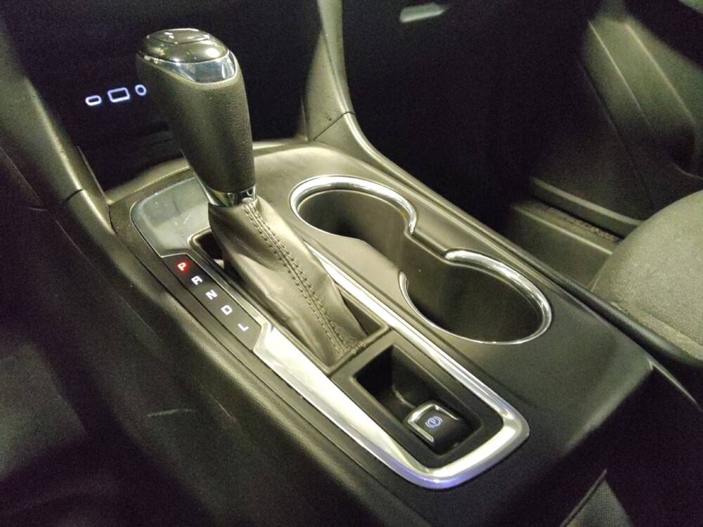 2019 Chevrolet Equinox in Glendale, AZ 85301 - 18132617 26