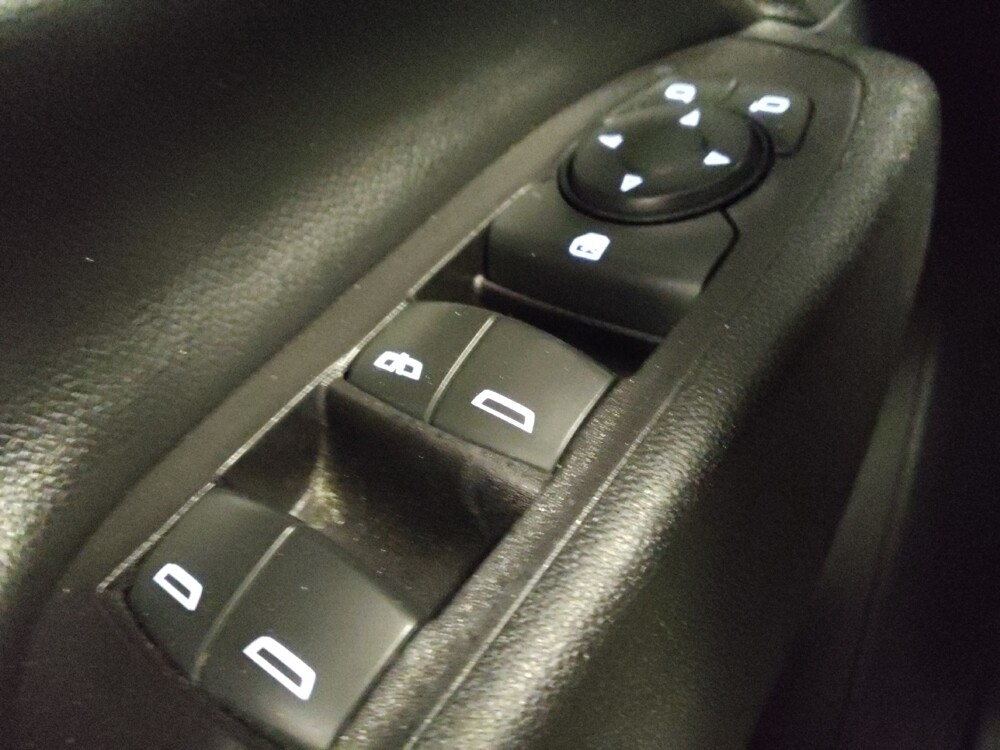 2019 Chevrolet Equinox in Glendale, AZ 85301 - 18132617 27