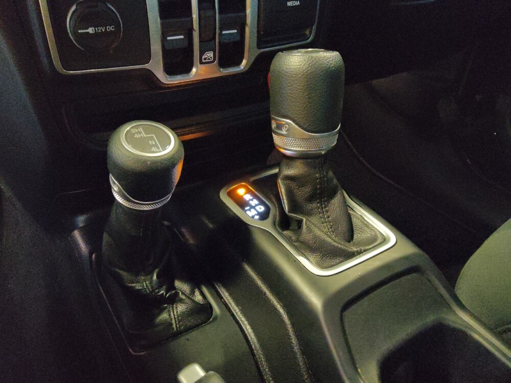 2018 Jeep Wrangler in Phoenix, AZ 85015 - 18132618 26