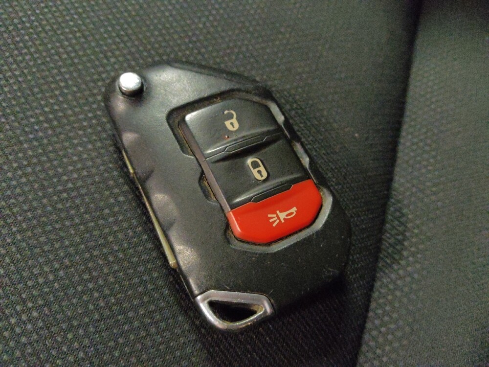 2018 Jeep Wrangler in Phoenix, AZ 85015 - 18132618 32