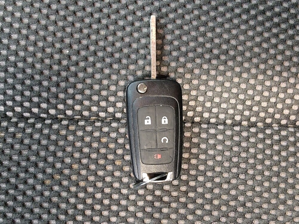 2017 Chevrolet Equinox in Fairfield, OH 45014 - 18132638 32