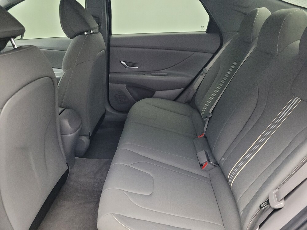 2023 Hyundai Elantra in Orlando, FL 32808 - 18132648 18