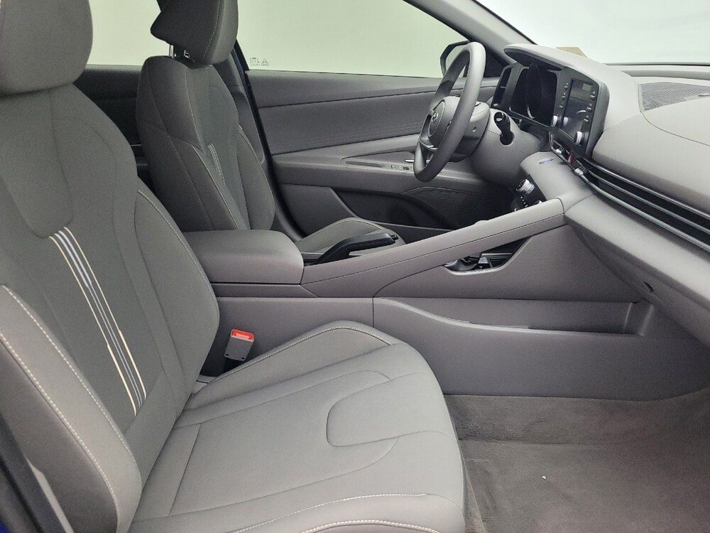 2023 Hyundai Elantra in Orlando, FL 32808 - 18132648 21