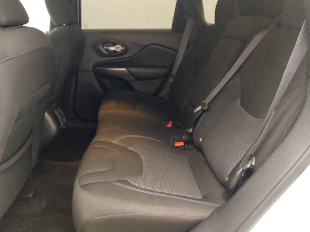 2019 Jeep Cherokee in Ocala, FL 34471 - 18132657 18