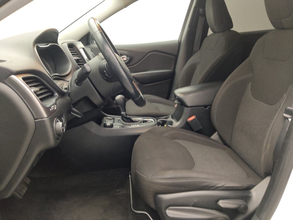 2019 Jeep Cherokee in Ocala, FL 34471 - 18132657 17