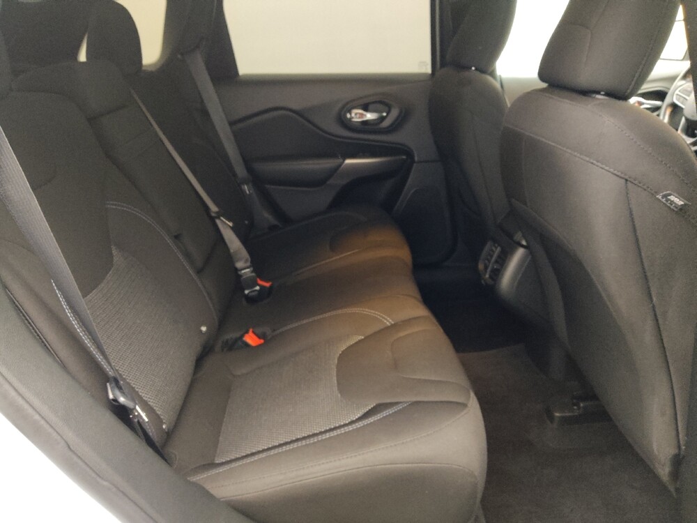 2019 Jeep Cherokee in Ocala, FL 34471 - 18132657 19