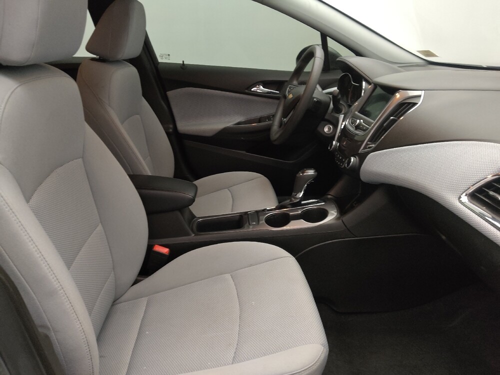 2019 Chevrolet Cruze in Orlando, FL 32808 - 18132661 21