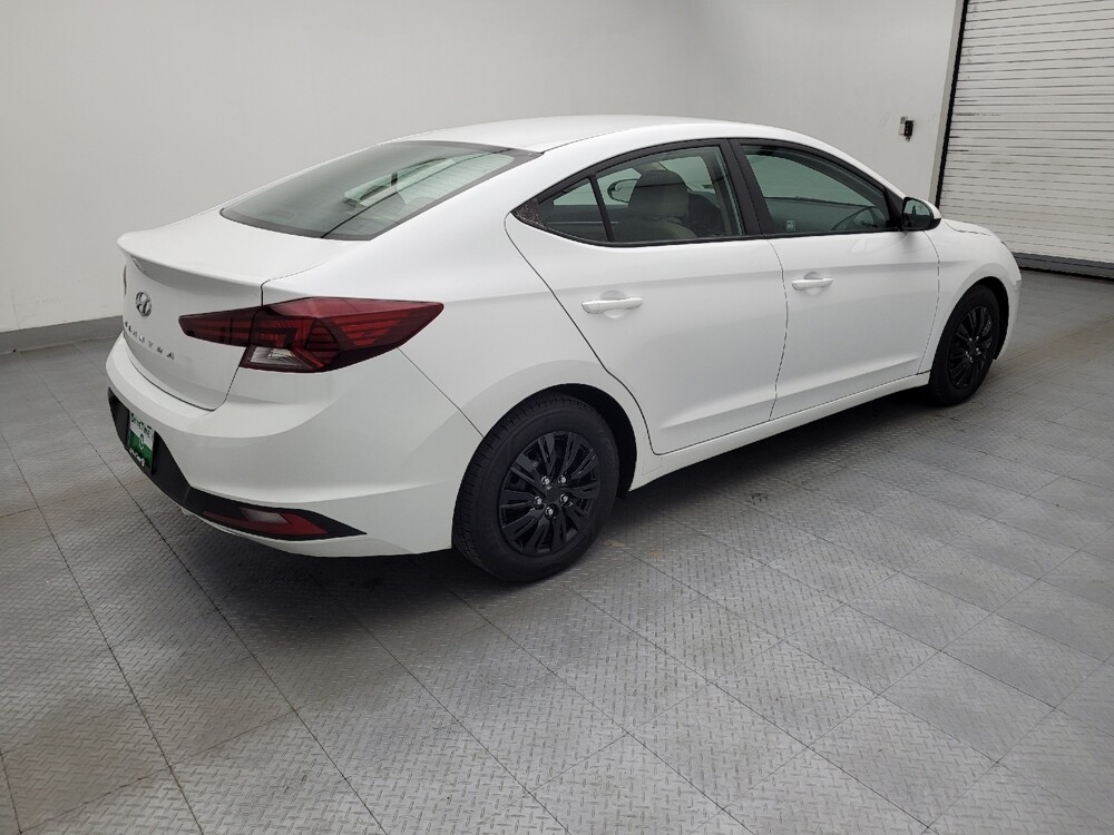 2019 Hyundai Elantra in Greenville, SC 29607 - 18132671 10