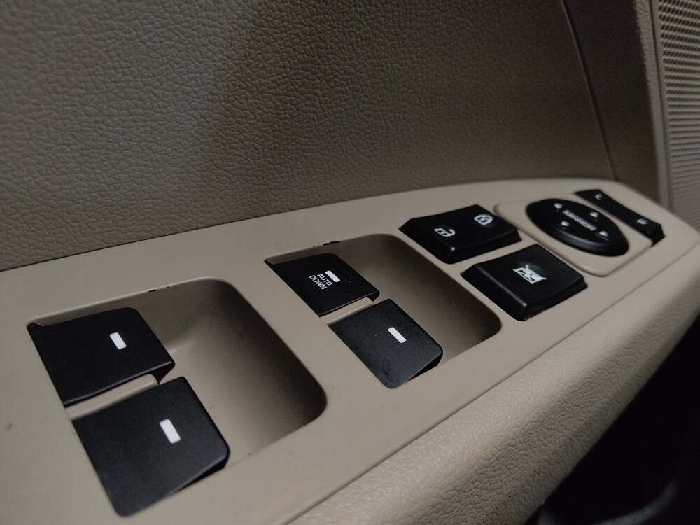 2019 Hyundai Elantra in Greenville, SC 29607 - 18132671 27