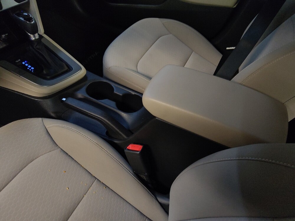 2019 Hyundai Elantra in Greenville, SC 29607 - 18132671 26