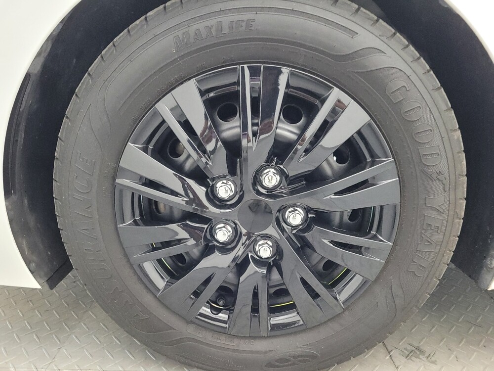 2019 Hyundai Elantra in Greenville, SC 29607 - 18132671 31