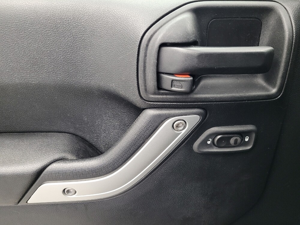 2017 Jeep Wrangler in Huntsville, AL 35816 - 18132680 27