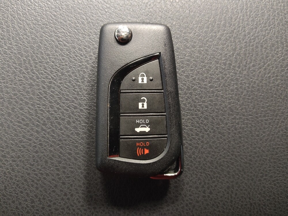 2018 Toyota Camry in Metairie, LA 70006 - 18132697 32